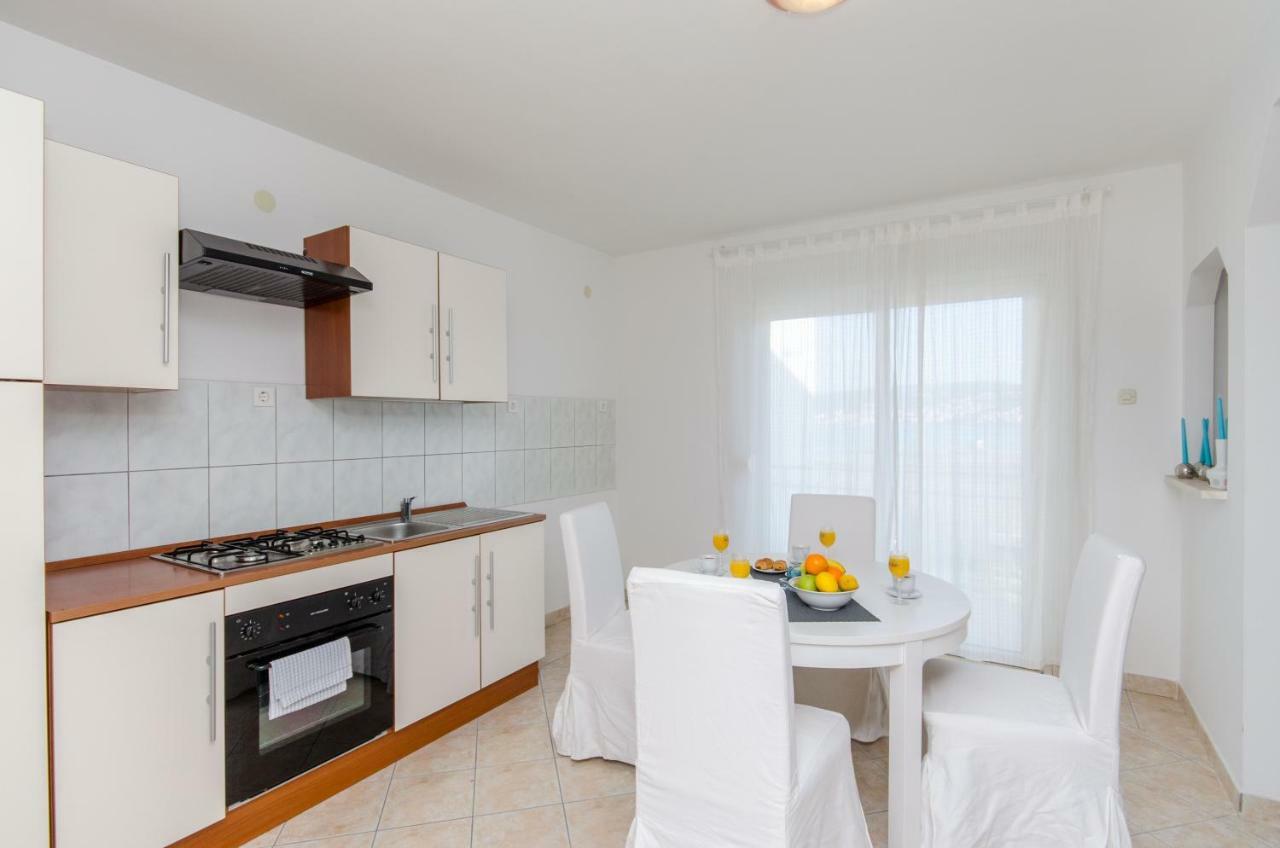 Bridge And Beach Apartments Трогир Екстериор снимка